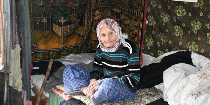 Tosya’da Sokağa Terkedilen Yaşlı Kadına Kaymakam Sahip Çıktı