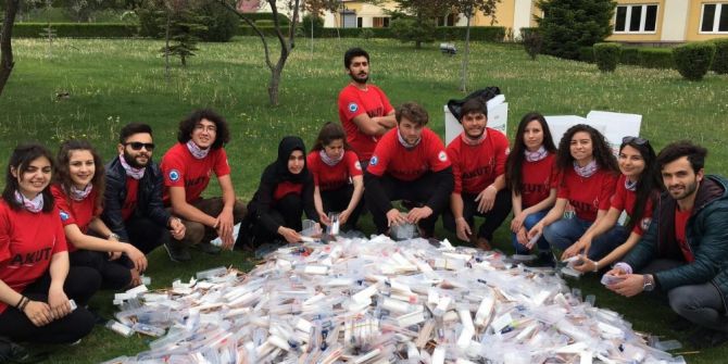 Ösym’nin Sınavlarda Verdiği Kırtasiye Malzemeleri Köy Okullarına Gönderiliyor