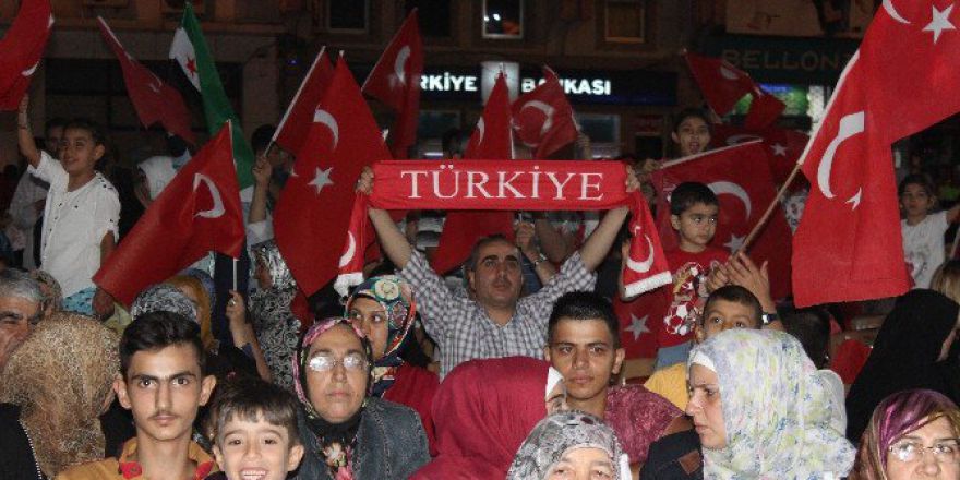 Kilis’te Demokrasi Nöbeti Sürüyor