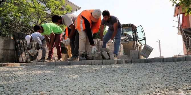 Başiskele’de Sokaklar Parke Taşlarıyla Kaplanıyor