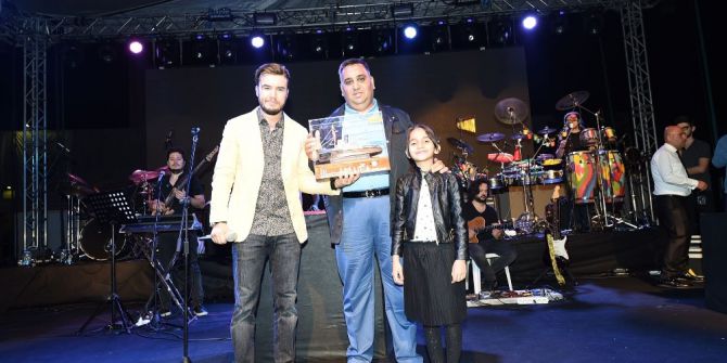 Mustafa Ceceli Tarsusluları Coşturdu