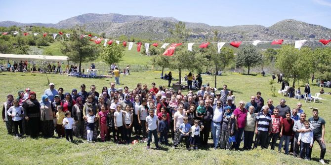 Döşemealtı Mesire Alanları On Binlerce İnsana Ev Sahipliği Yaptı