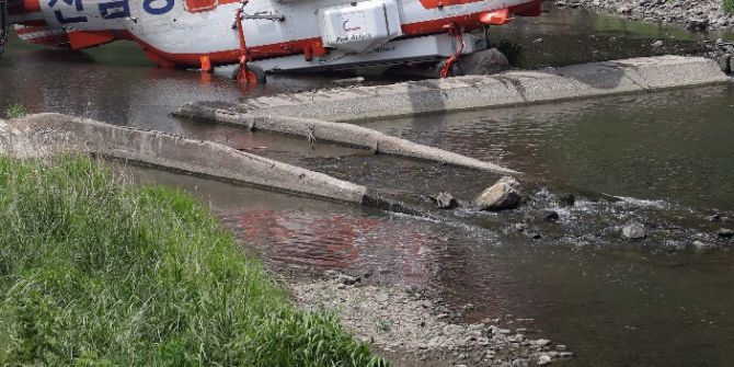 Güney Kore’de Helikopter Yüksek Gerilim Hattına Çarptı