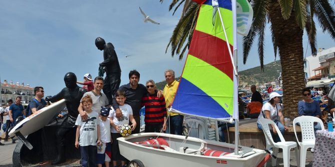 Foça’da Eğitim Malzemelerinin Alımı İçin Kermes