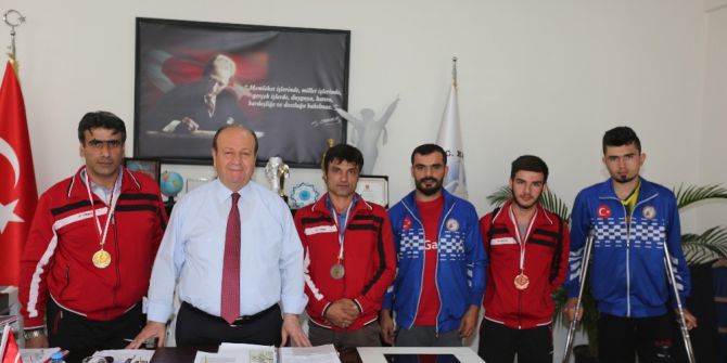 Engelli Sporculardan Başkan Özakcan’a Ziyaret