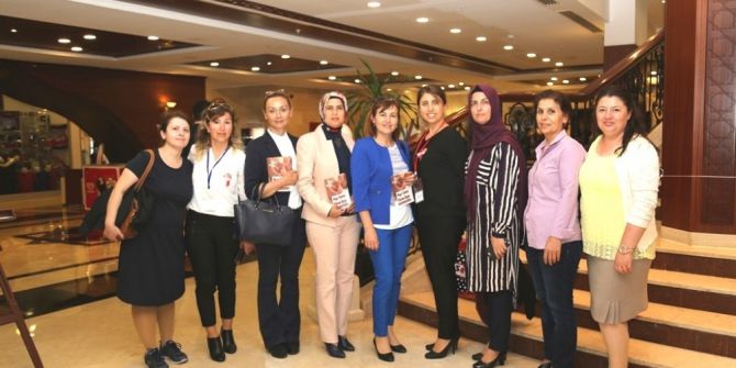 Antalya’da Yılın Ebeleri Seçildi