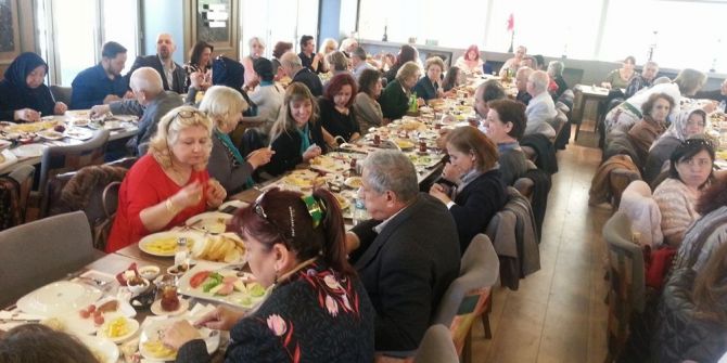 Etos’tan Otizmli Çocuk Annesi Münire Turgutoğlu’na ’’Yılın Annesi’’ Plaket Ödülü