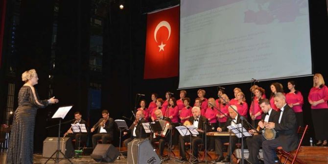 Tangolar Konserinde Nostalji Rüzgarı Esti