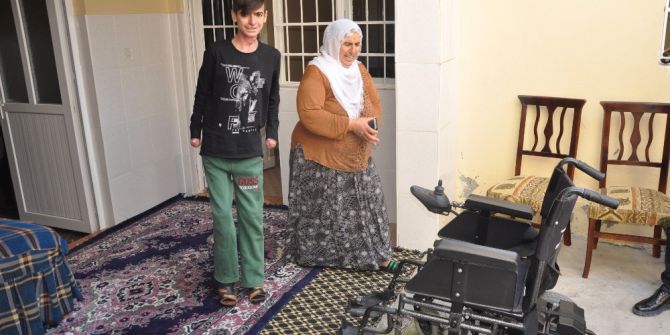 Hayırseverden Engelli Gence Akülü Araba