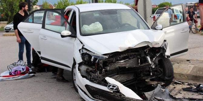 Kocaeli’de Trafik Kazası: 1’i Çocuk 6 Yaralı