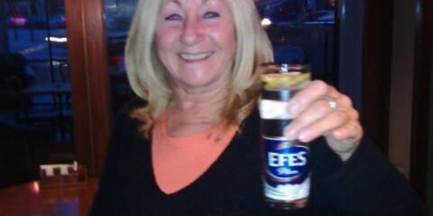 Merdivenlerden Yere Çakılan İngiliz Kadın Hayatını Kaybetti