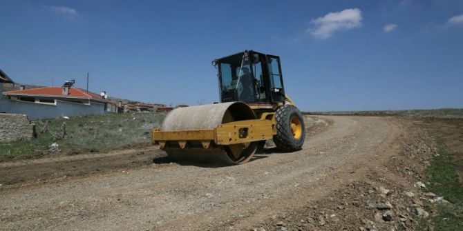 Sarıkavak Mahallesinde Yıllar Sonra Yol Çalışması