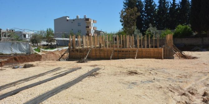 Bahçecik Mahallesi Taziye Evinin Yapımı Sürüyor