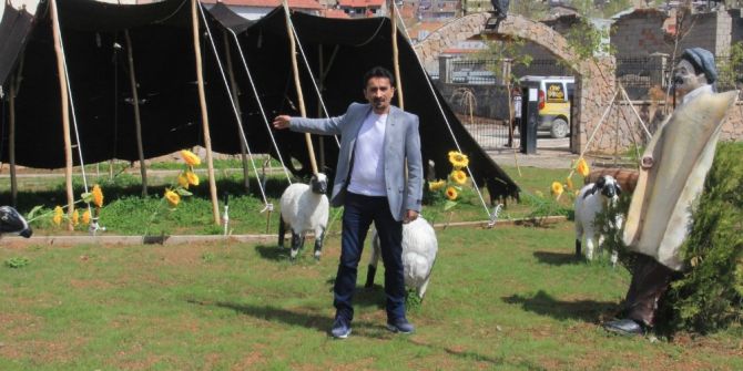 Hakkari Evi Kente Renk Katıyor