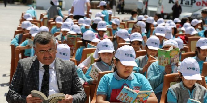 Başkan Akdoğan Kitap Okuma Etkinliğine Katıldı