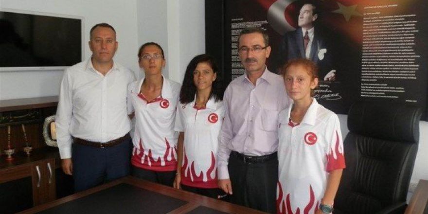 Özel Sporcular Madalya İle Döndü