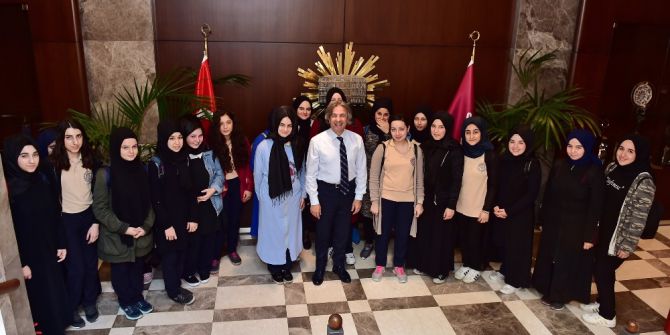 Beyoğlu’nda Öğrenciler Kültür Gezileri İle Tarihi Öğreniyor