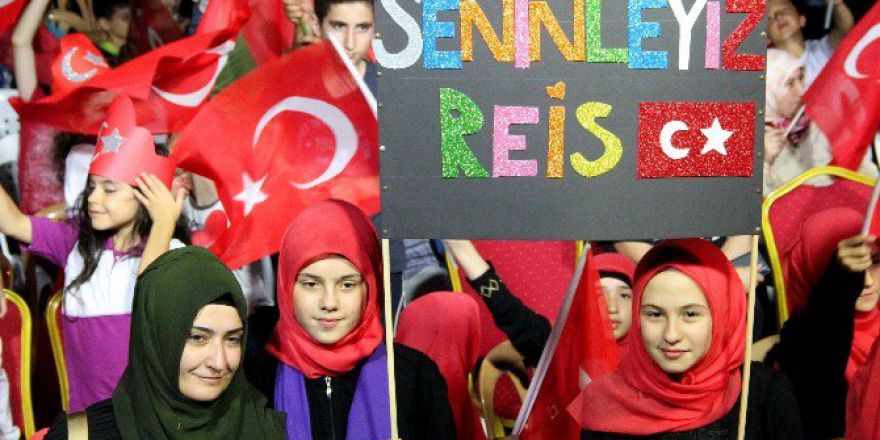 Beylikdüzü’nde Demokrasi Nöbeti Sürüyor