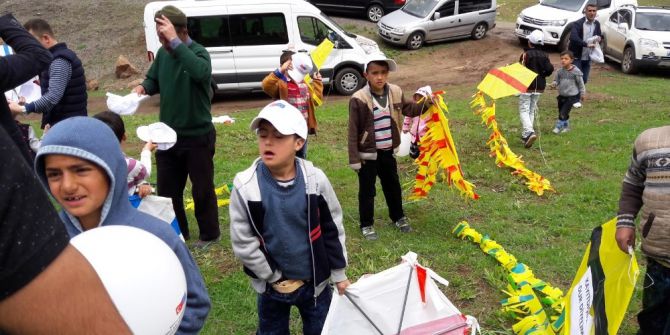 Çocuklar Uçurtma Şenliğinde Bir Araya Geldi