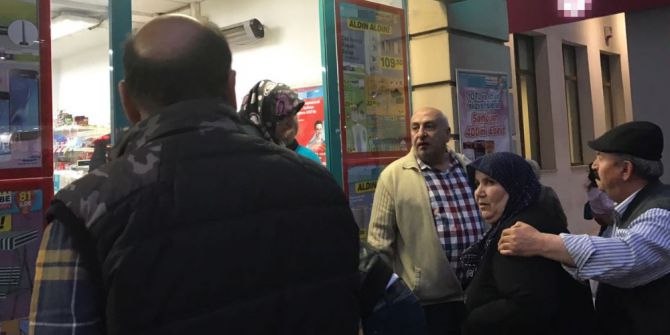 Sen Misin Cevizin Tadına Bakan