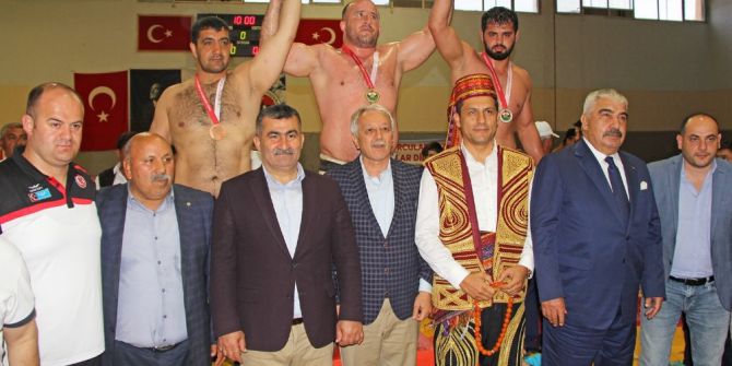 Kozan’da Güreş Festivali Ve Zeynep Dizdar Konseri