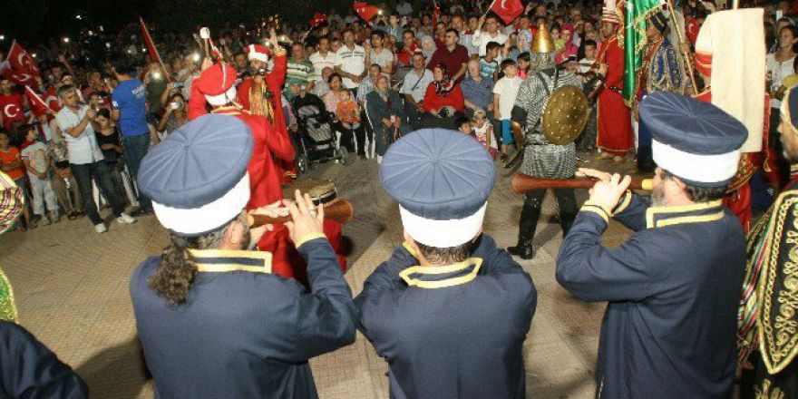 Mehteran Takımı Devrekliler’in Demokrasi Nöbetine Ortak Oldu