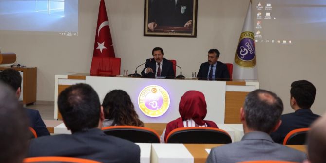 Vali Balkanlıoğlu’ndan Bürokratlara Uyarı