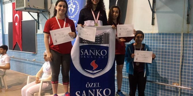 Sanko Öğrencisi Dila Bingül Türkiye Derecesi İçin Kulaç Attı