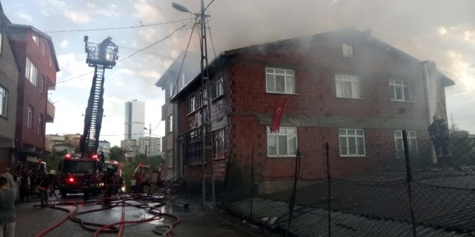 Hastaneden Dönen Vatandaşın Evi Yandı