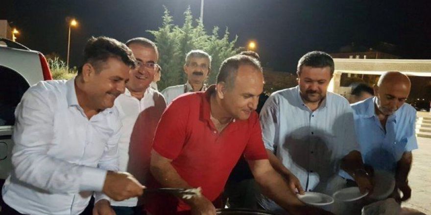 Didim’de Demokrasi Nöbetinde Şehitler İçin Hayırda Bulunuldu