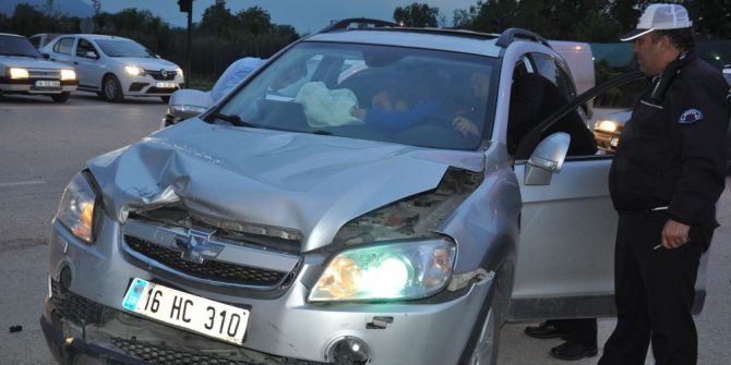 Kadın Sürücüler Kaza Yaptı: 2 Yaralı