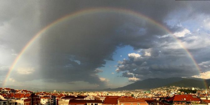 Gökkuşağı Büyüledi