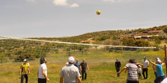 30 Yıldır Baharın Coşkusu İmece Usulüyle Yaşanıyor