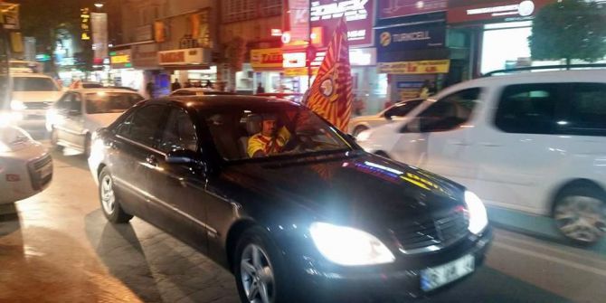 Adana Demirspor Galibiyeti Evkur Yeni Malatyaspor Taraftarını Sokağa Döktü