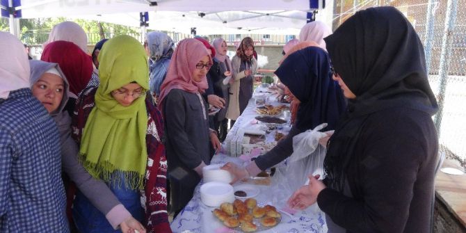 Öğrencilerden Anlamlı Kermes