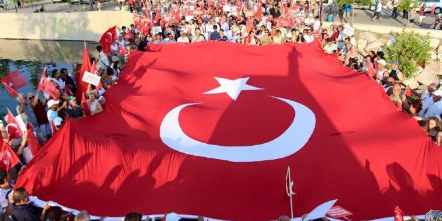 Edremit Chp’den "Cumhuriyet Ve Demokrasi Mitingi"