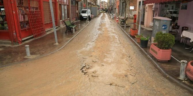 Yapımı Tamamlanan Yolların Yeniden Kazılmasına Tepki