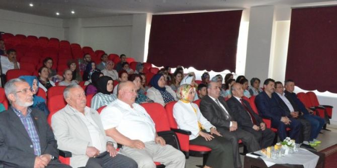 Bilecik İl Milli Eğitim Müdürlüğünden Muhtarlara Ve Okul Aile Birliği Başkanlarına Brifing