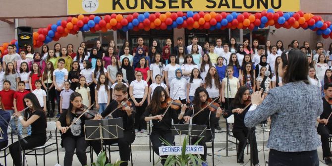 20 Farklı Okuldan Dev Orkestra