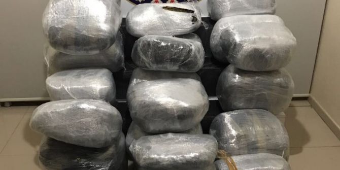 Polisten Kaçan Otomobilden 173 Kilo Esrar Çıktı