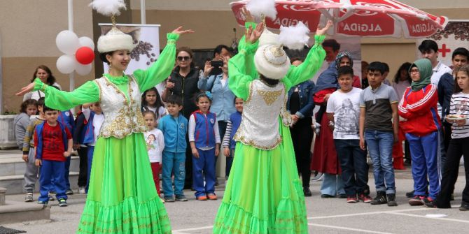 7 Bölgeden Gelen Unlarla "Hoşgörü Ekmeği" Yapıldı