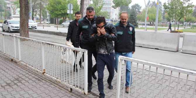 Uyuşturucu Sattığı İddia Edilen Şahıs Adliyeye Sevk Edildi