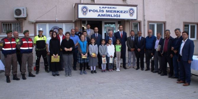 Lapseki’de Trafik Ve İlk Yardım Haftası Etkinlikleri