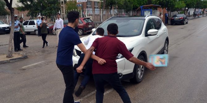 Liseli Öğrencilerin Trafik Kazası Canlandırması Gerçeğini Aratmadı