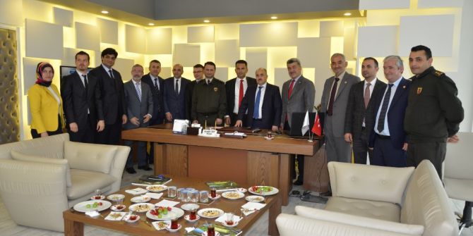 Vali Zülkif Dağlı’dan Başkan Yiğit’e Ziyaret