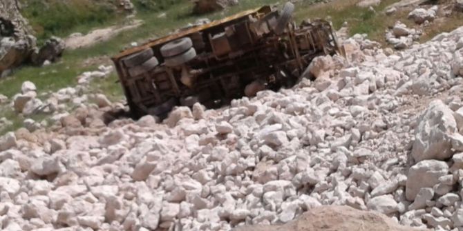 Hafriyat Kamyonu Uçuruma Yuvarlandı: 1 Yaralı