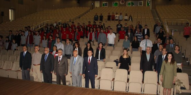 Deprem Panelinde Salon Boş Kaldı