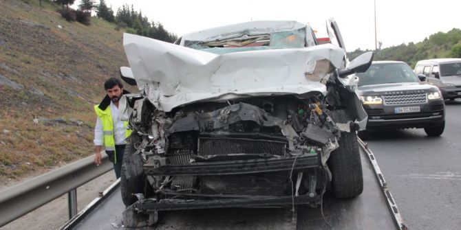 Tem Otoyolunu Kilitleyen Kaza: 1 Yaralı