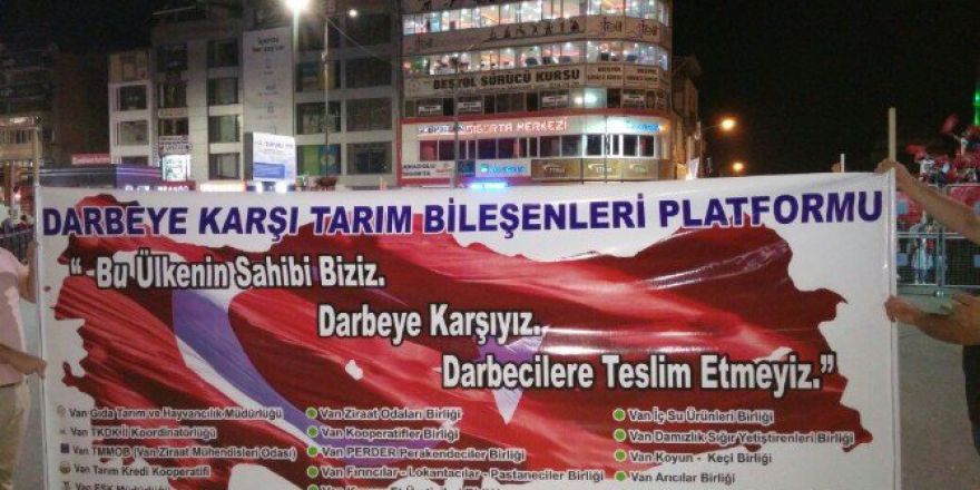 Tarım Bileşenlerinden Darbe Girişimine Pankartlı Tepki