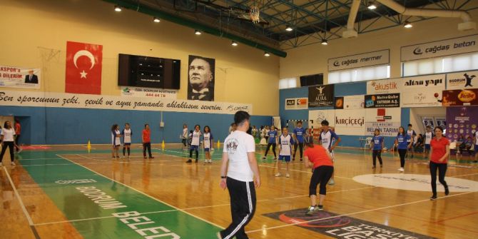 Çocuklar 80’li Yılların Oyunları İle Buluştu